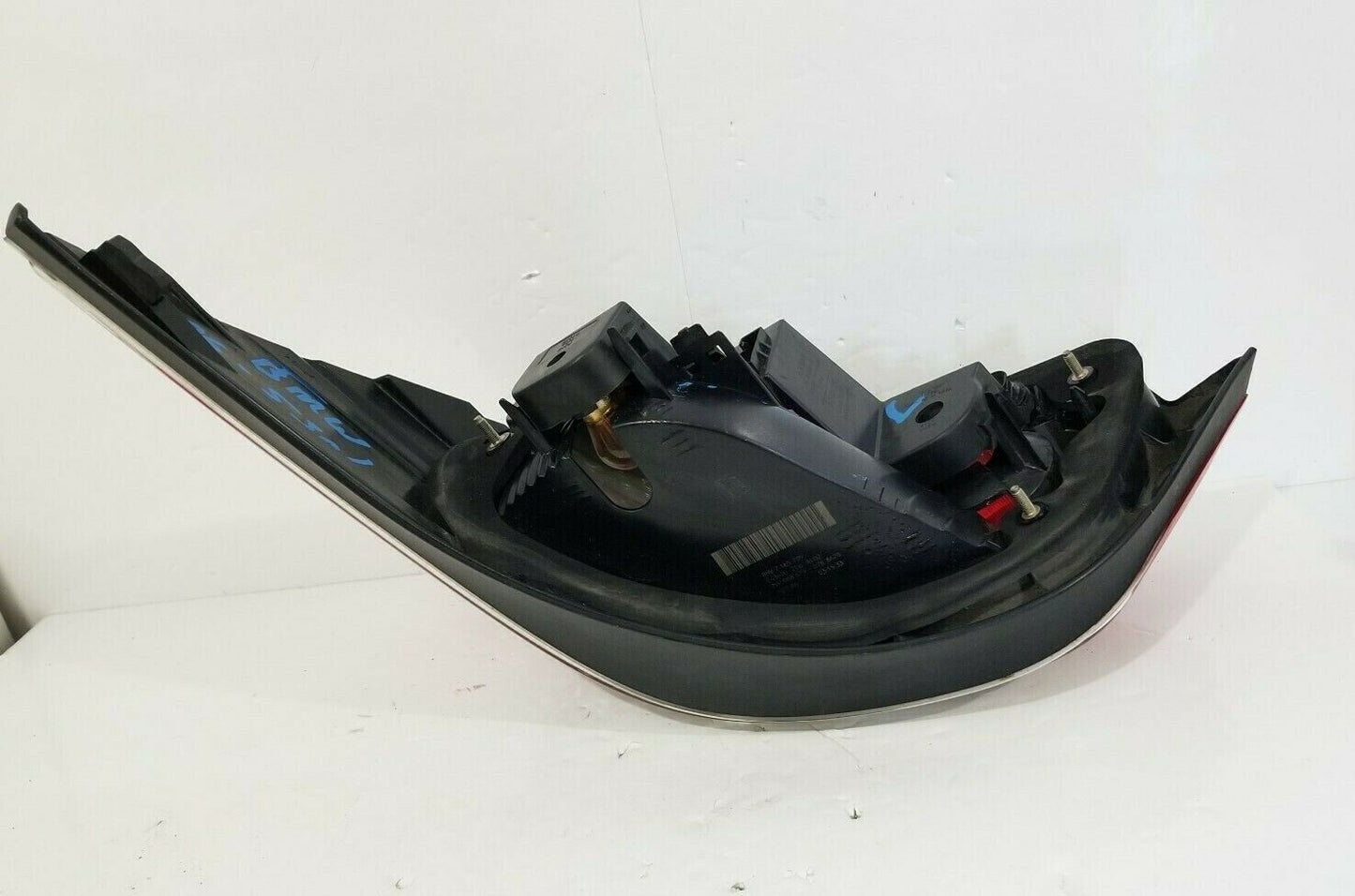 2004 2005 2006 2007 BMW E60 Left Driver Side Rear Tail Light Lamp 6923305 OEM