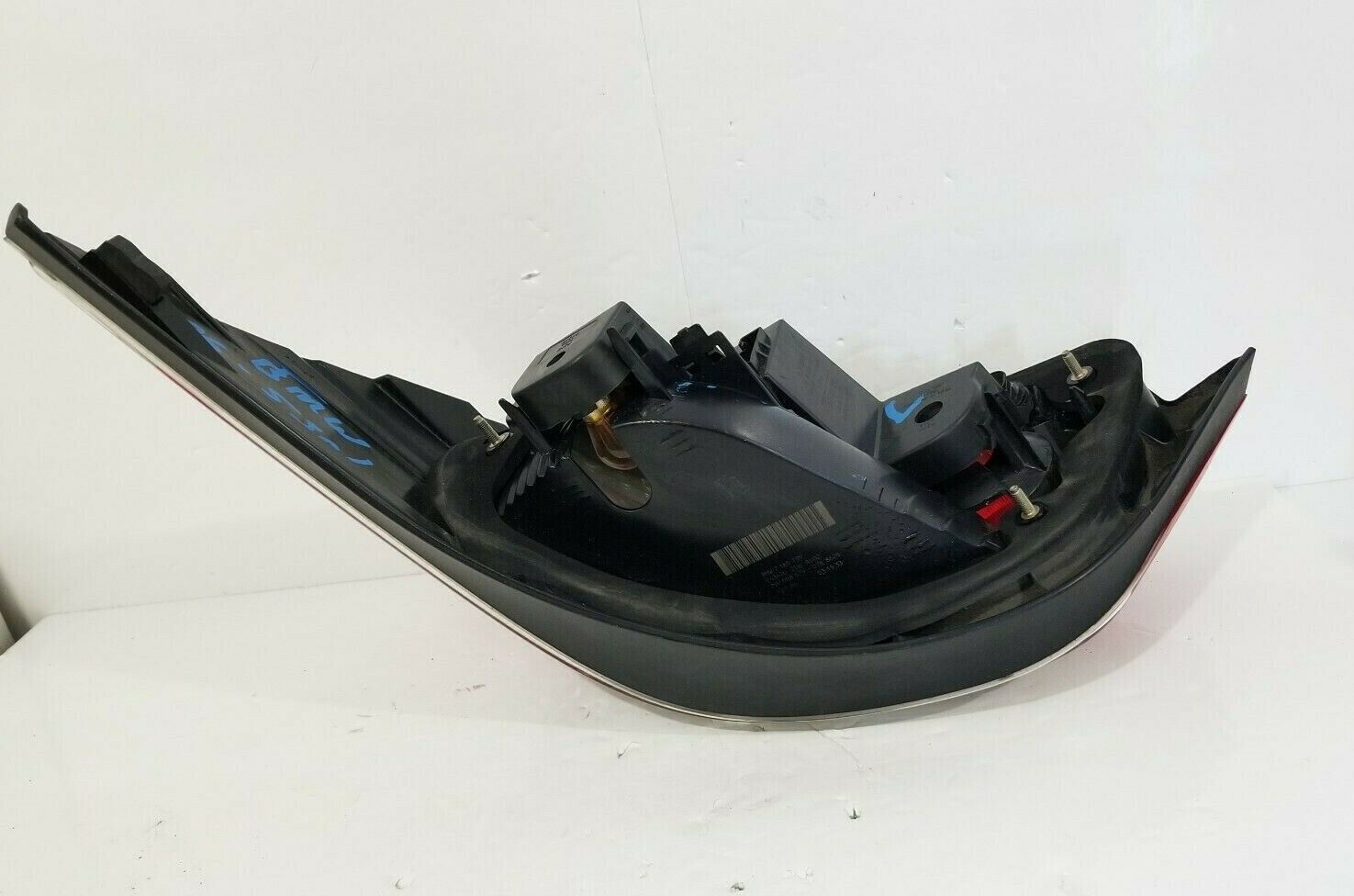 2004 2005 2006 2007 BMW E60 Left Driver Side Rear Tail Light Lamp 6923305 OEM