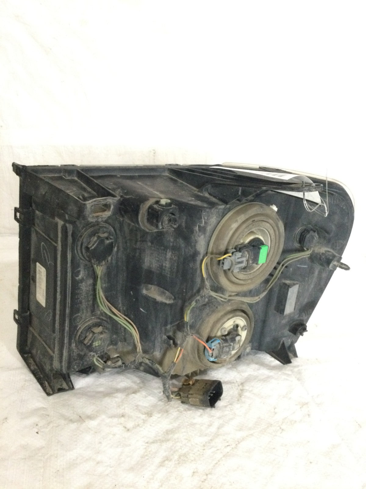 2007 - 2012 GMC Sierra 1500 RH Passenger Side Headlight OEM
