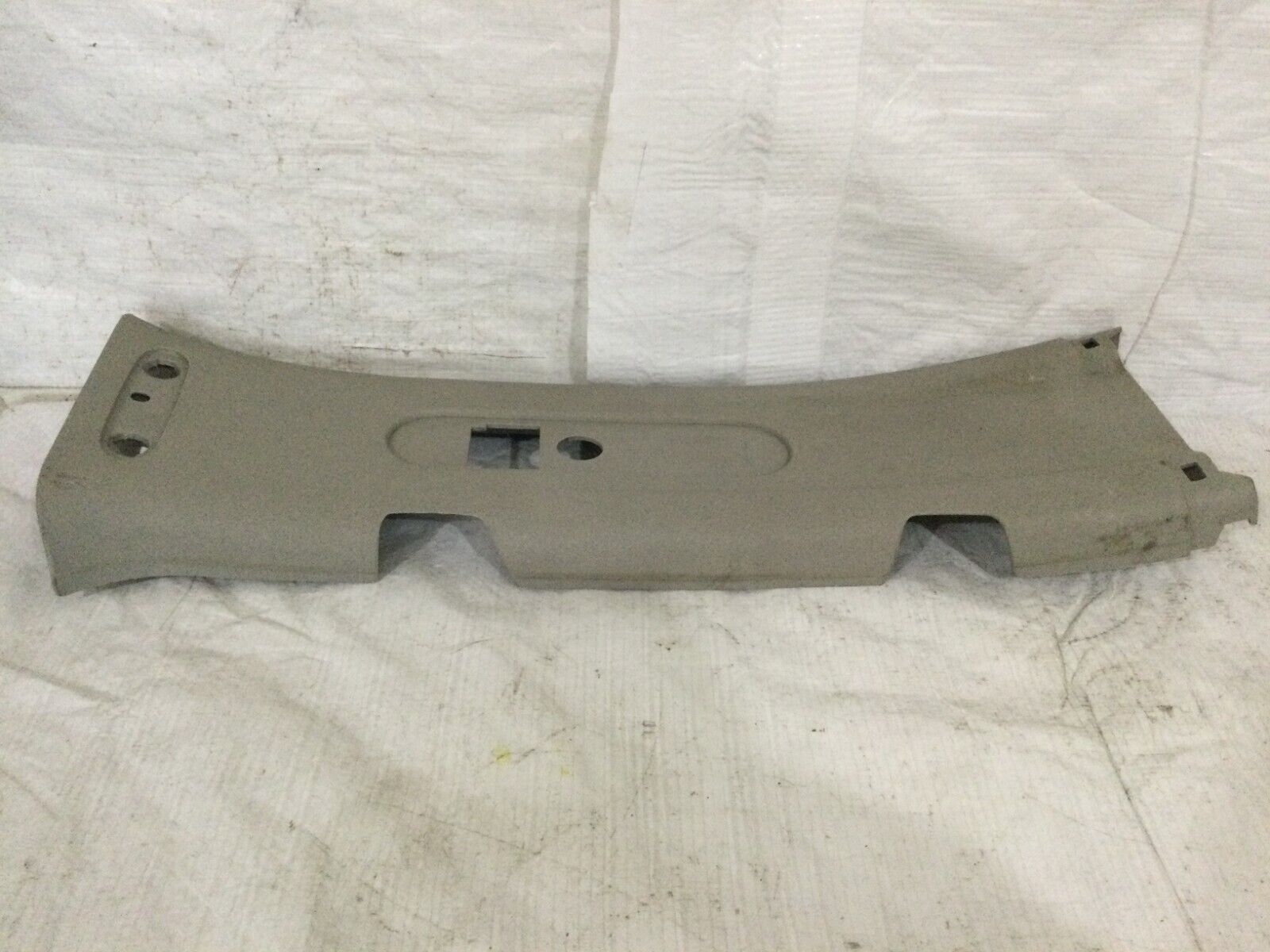 2007 GMC Sierra 1500 Left Upper B Pillar Trim Panel 15853985 OEM Classic Style