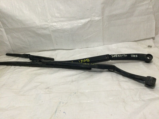 2016-2020  Kia Sorento Front Wiper Arm Set OEM Left Right