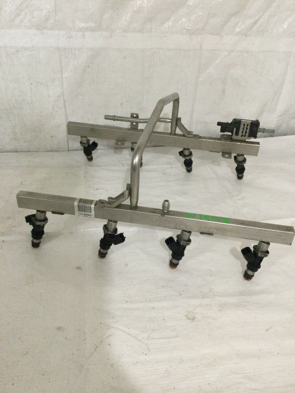 2007-2009 Chevrolet Siilverado 1500 Fuel Injection Fuel Rail OEM 12621662
