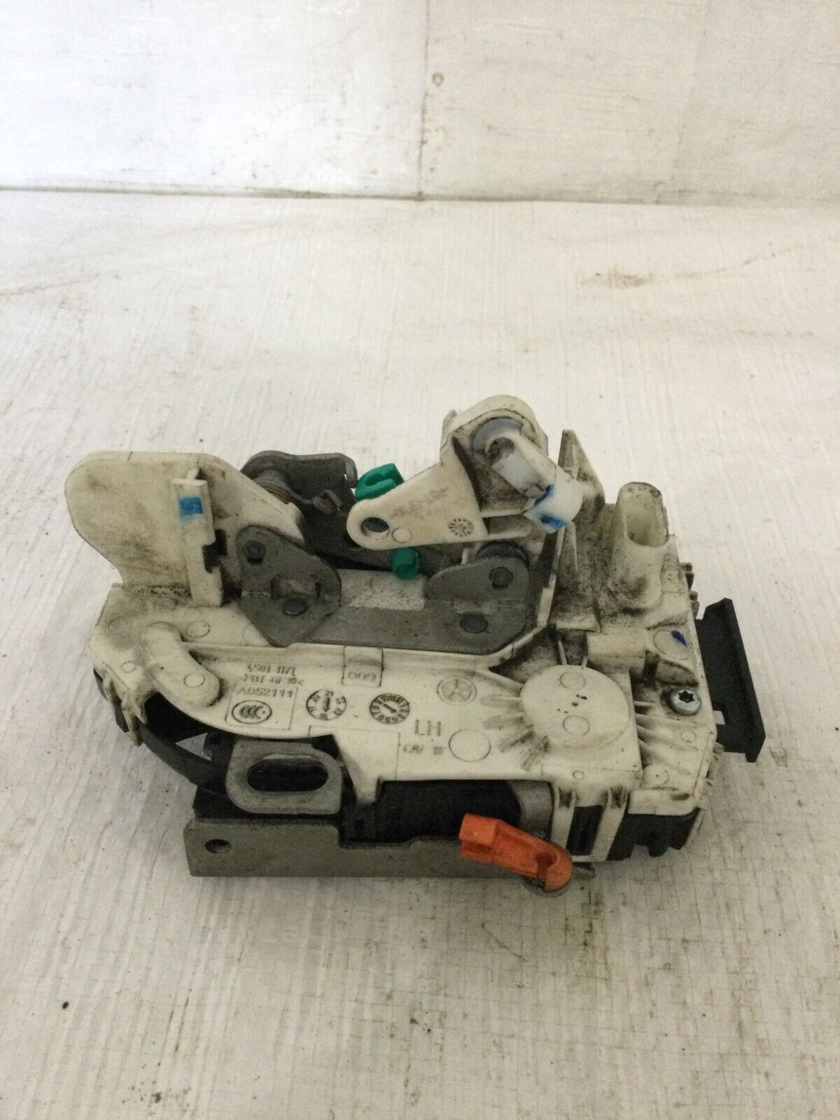 2018 Dodge RAM 3500 Front Left  Door Lock Actuator P04589417A OEM