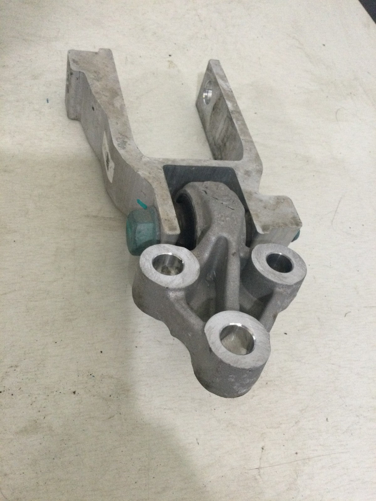 2024 Nissan Rogue 1.5L Right Side Engine Bracket Frame Mount OEM