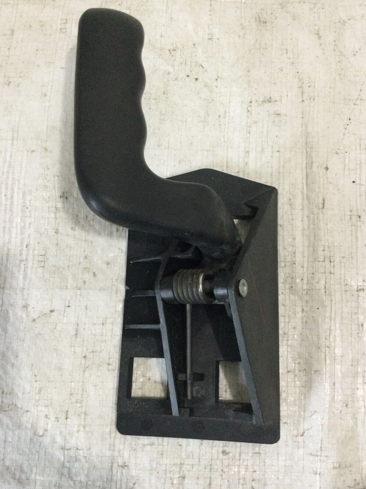 2006 GMC Sierra 2500HD Front Left Interior Door Handle OEM 15186042