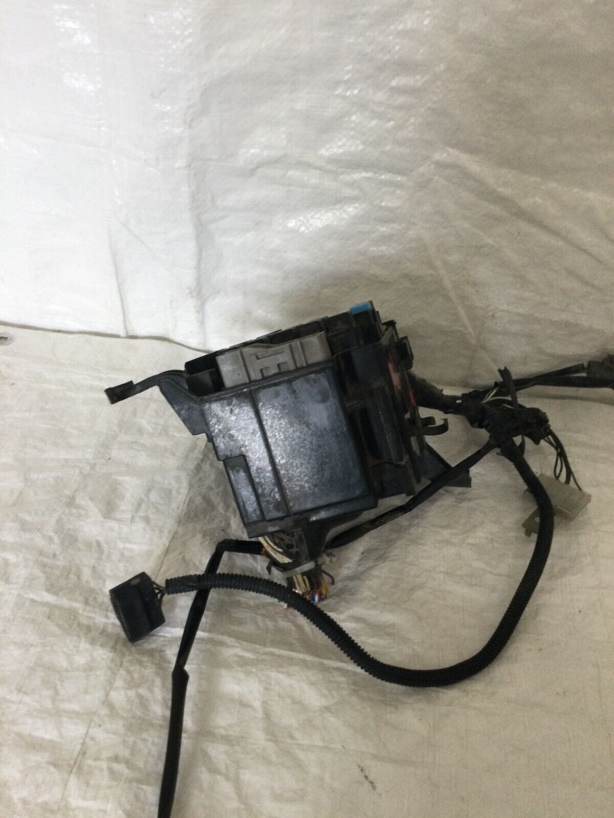 2005 Mazda 6 Engine Fuse Box OEM 3.0L