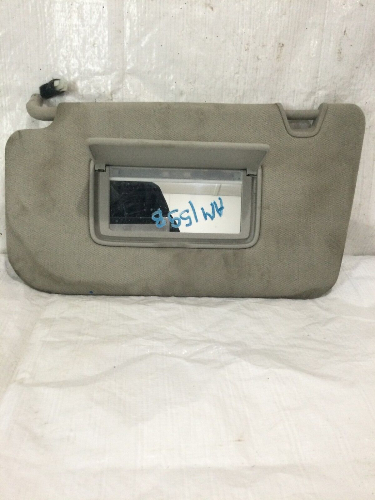 2017-2020 Nissan Rogue Illuminated Sun Visor LH Left Driver Side OEM LH
