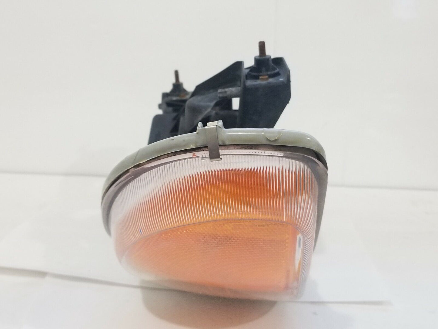 1999-2006 GMC Sierra 1500 LH Drivers Side Headlight Headlamp OEM 16524543