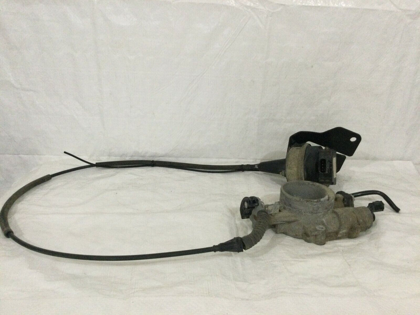 2001-2003 Dodge Durango Throttle Body Valve Assembly 11200015BB OEM 4.7L