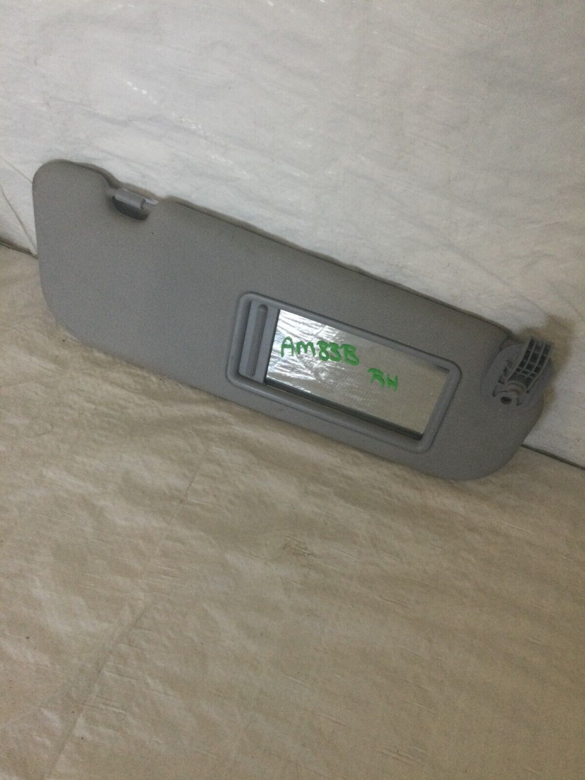 2016-2017 Hyundai Elantra Sun Visor Right Passenger Side OEM RH