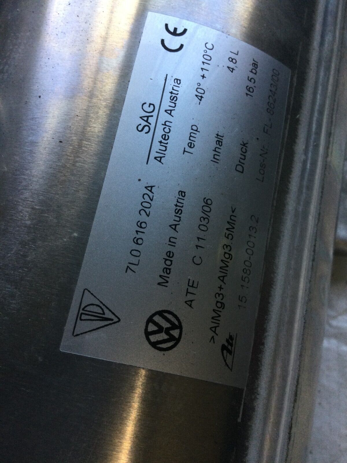 2007 Volkswagen Touareg Air Suspension Pressure Tank Accumulator 7L0616202A OEM