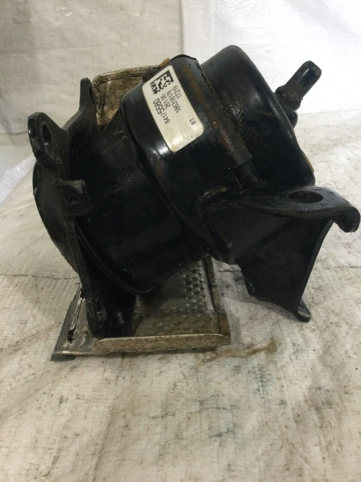 2018 Chevrolet Silverado 1500 Right Engine Frame Mount OEM 84175580