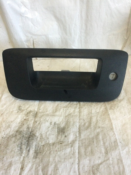 2007-2013 Chevy Silverado Rear Tailgate Handle Bezel 15927250 OEM