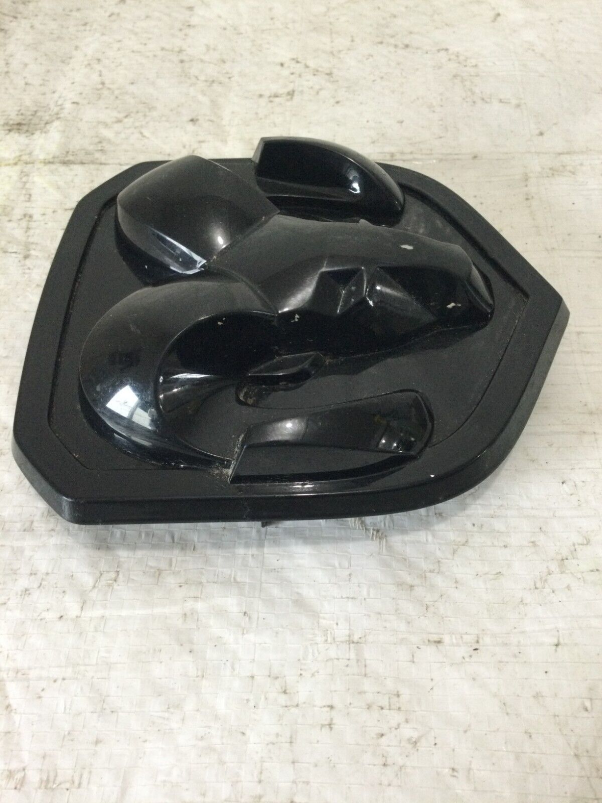 2021 Dodge   Ram 1500 Grille  Mounted  Emblem 68140322AA OEM