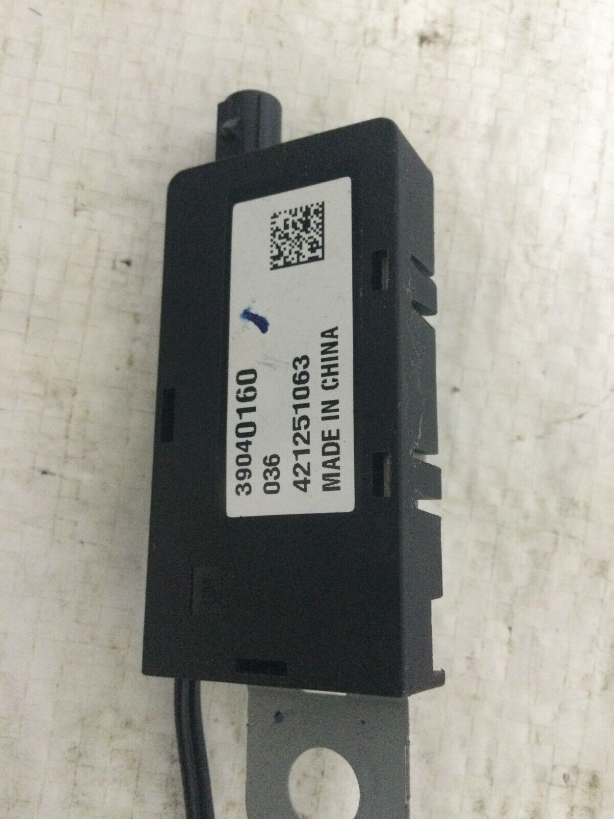 2016-2019 Chevrolet Cruze Radio Antenna Amp Amplifier OEM 39040160