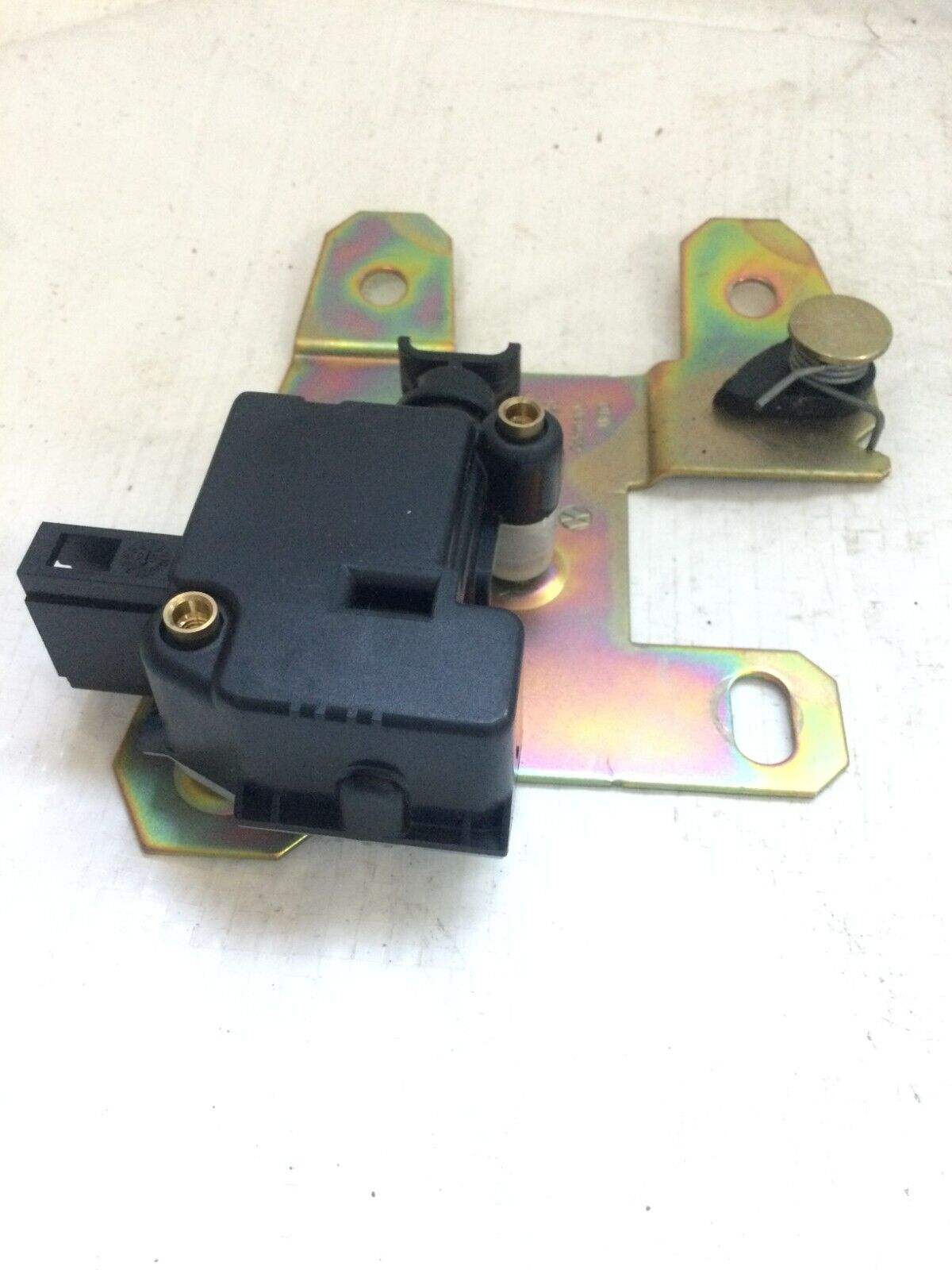 2004-2007 Volkswagen Touareg Trunk Hatch Latch Lock Actuator 7L6827425 OEM