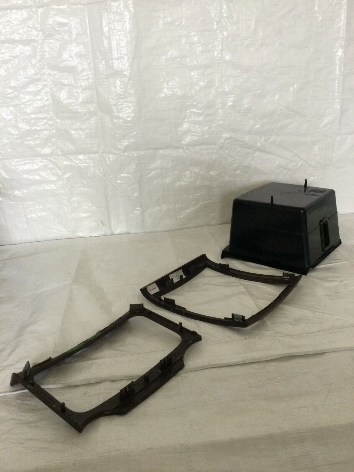 2007 Volkswagen Touareg Center Console Cup Holder Trim Cover Panel 7L6864378 OEM