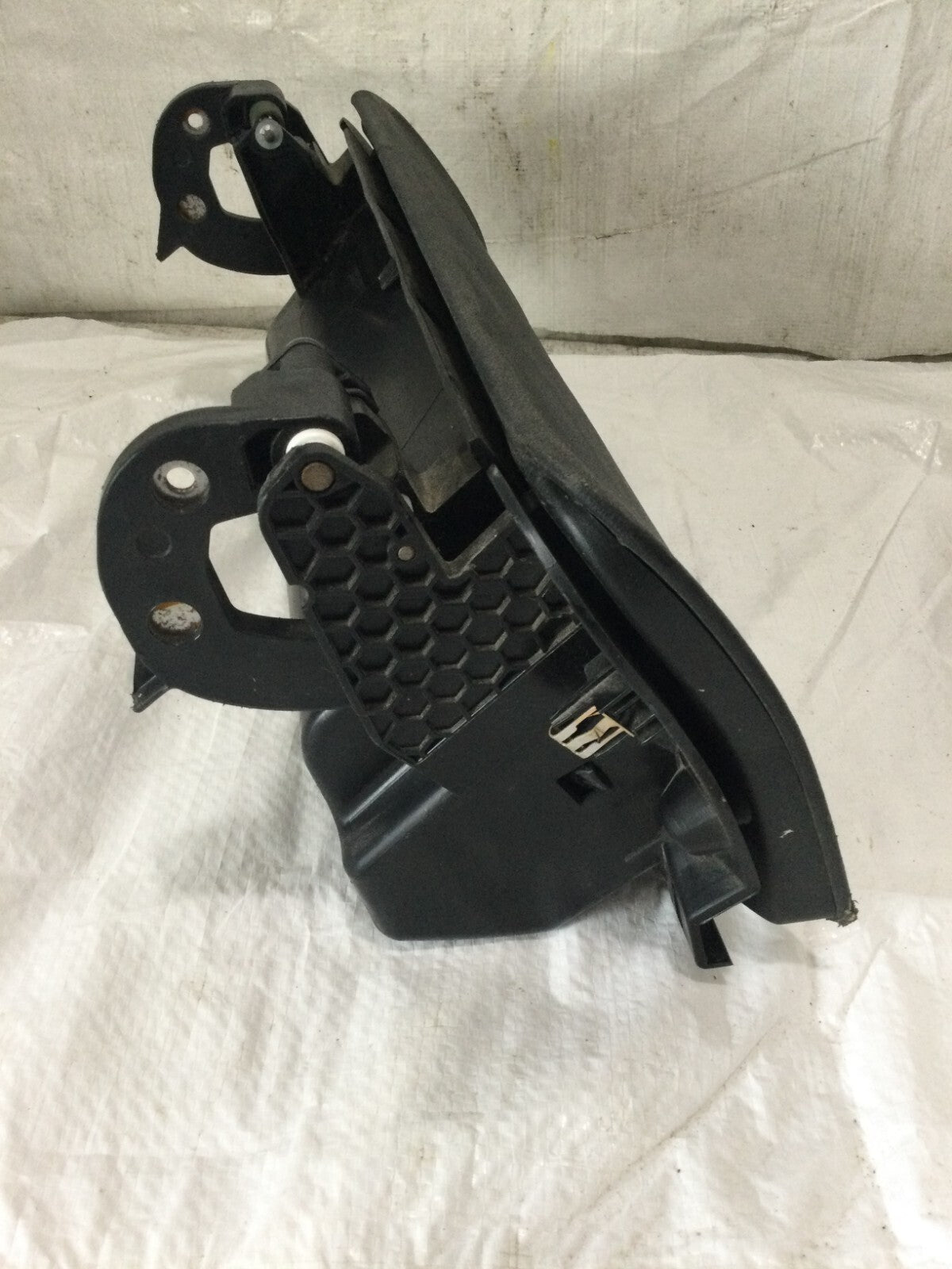 2019-2023 GMC Sierra 1500 Dashboard Glove Box Assembly OEM