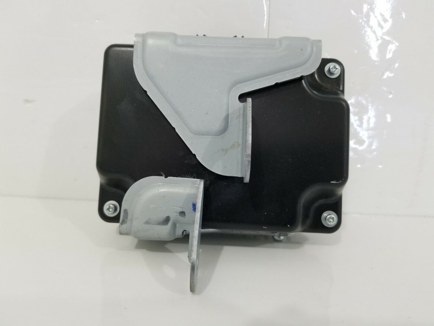 2019 Jeep Compass Power Inverter Module 68202292AA OEM 