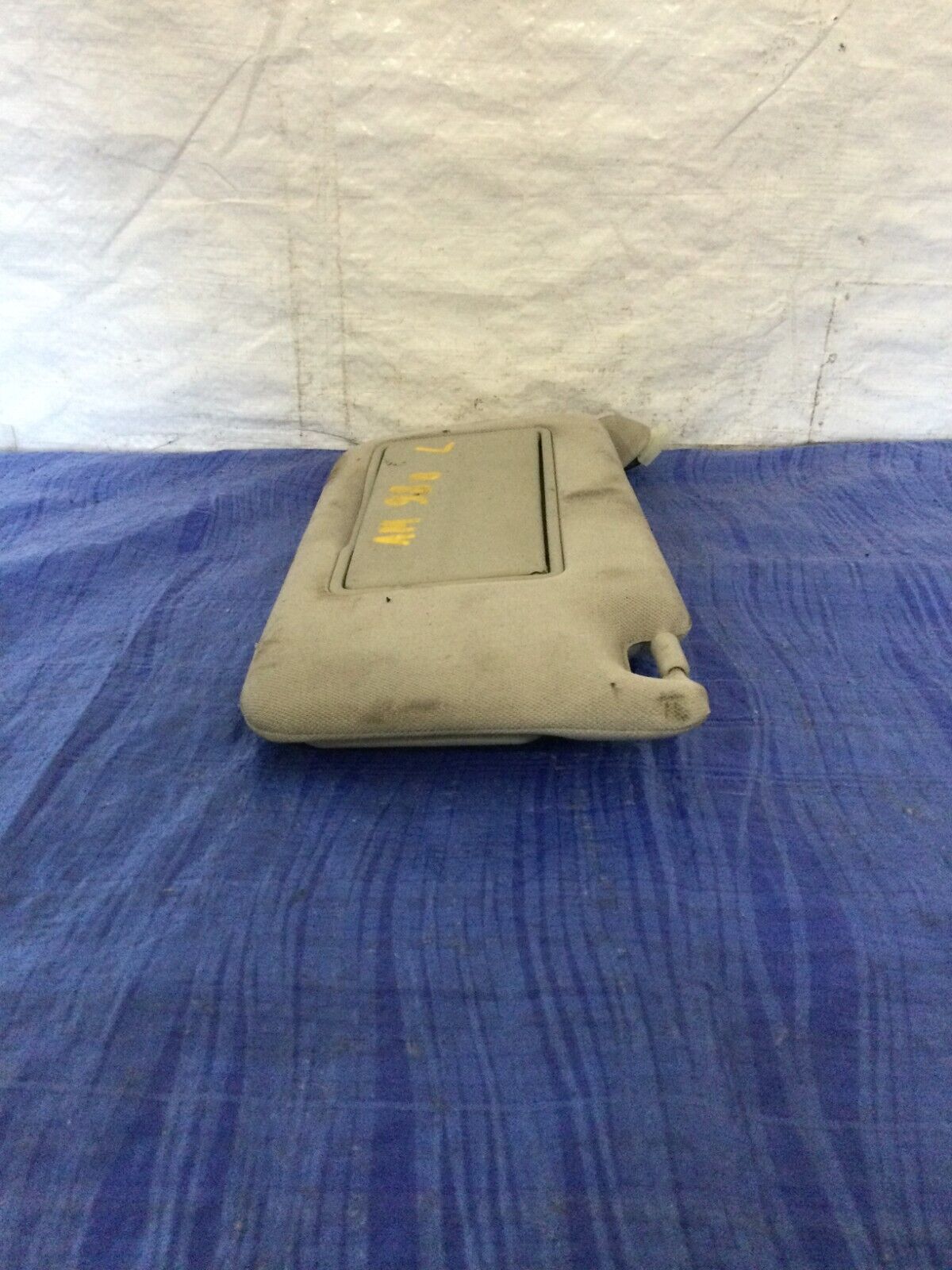 2007-2008 Infiniti G35 Driver Side Sun Visor Illuminated LH OEM