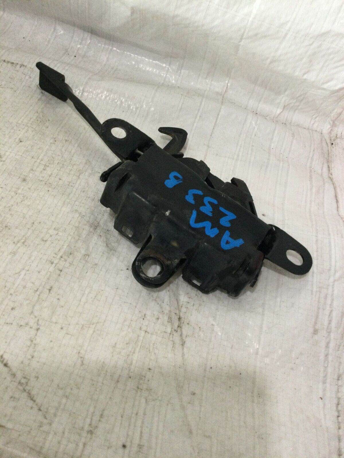 2001-2003 Toyota Highlander Hood Latch OEM