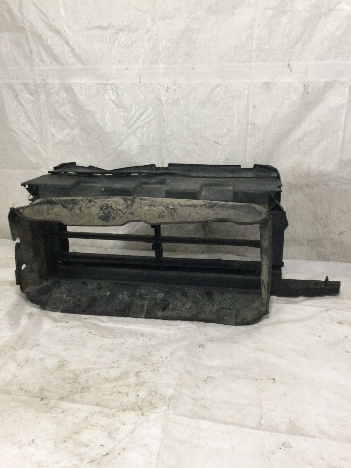 2017 Ford F-150 Active Shutter Lower Grille FL34-8314-D OEM "DAMAGED"