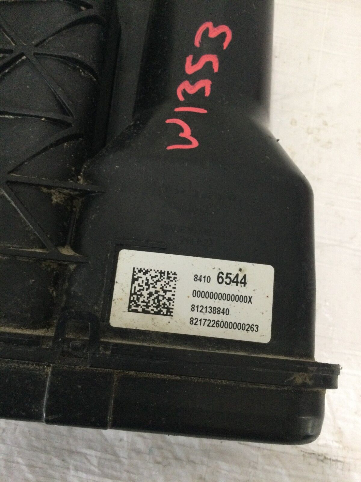 2018 GMC Sierra 1500 Fuel Vapor Evaporator Emission Canister 84106544 OEM