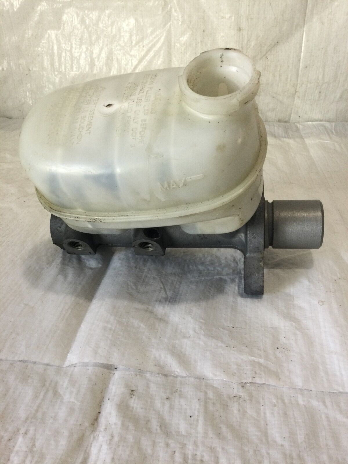2007 GMC Sierra 1500 Master Brake Cylinder With reservoir 18077597 OEM
