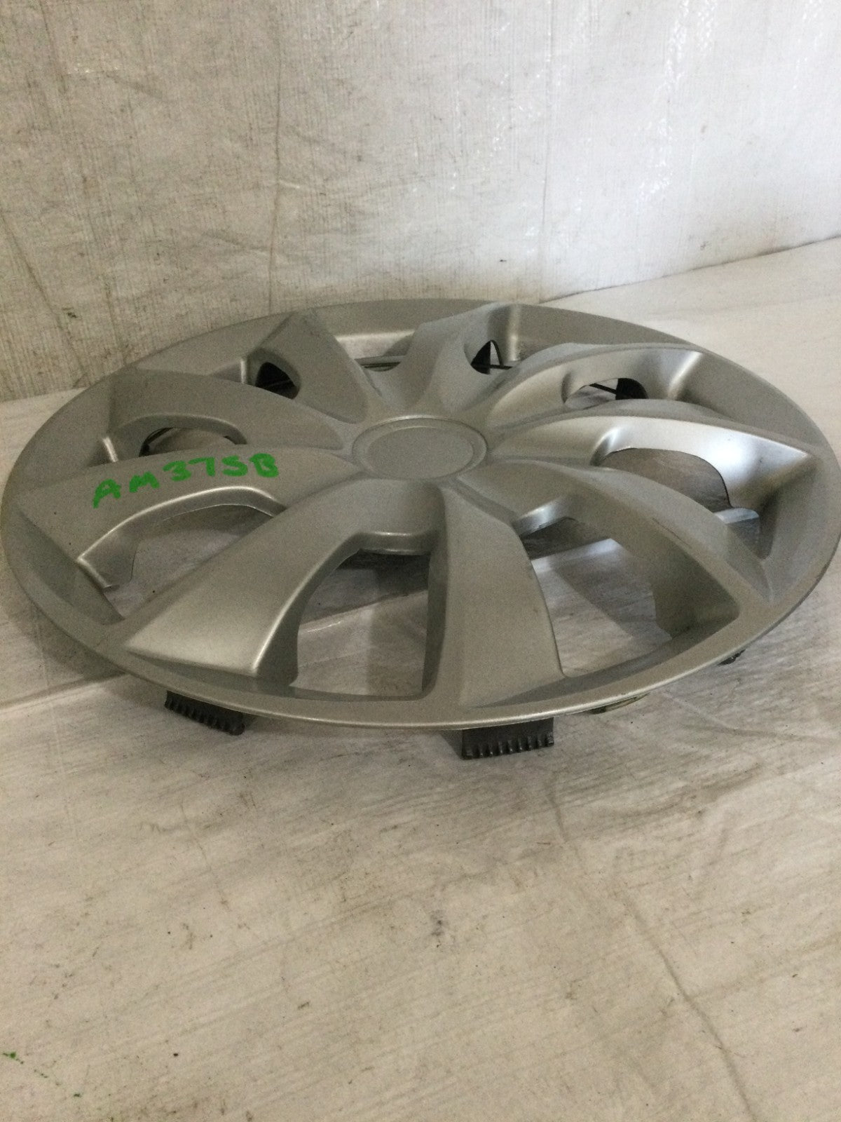 2004 Toyota Matrix Wheel Rim Cover 1 Piece OEM WJ-5084-15