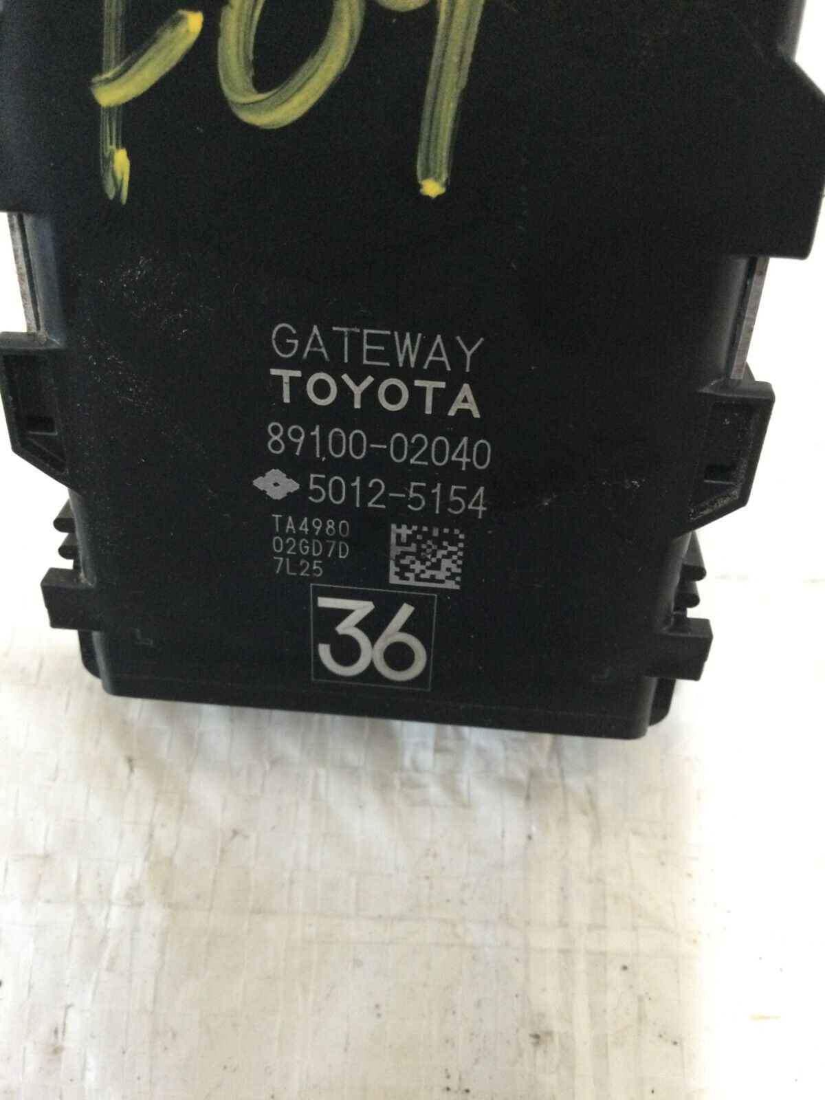 2018 Toyota Corolla Network Gateway Control Module 89100-02040 OEM