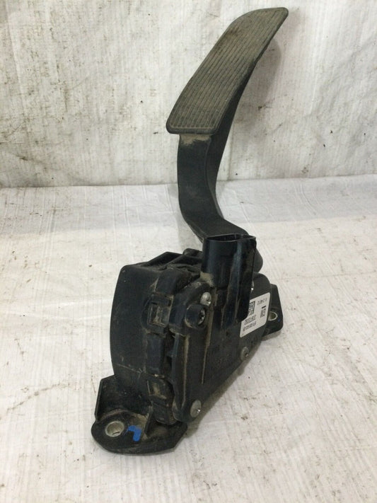 2013 Chevrolet Silverado 1500  Accelerator Gas Pedal 20972082 OEM