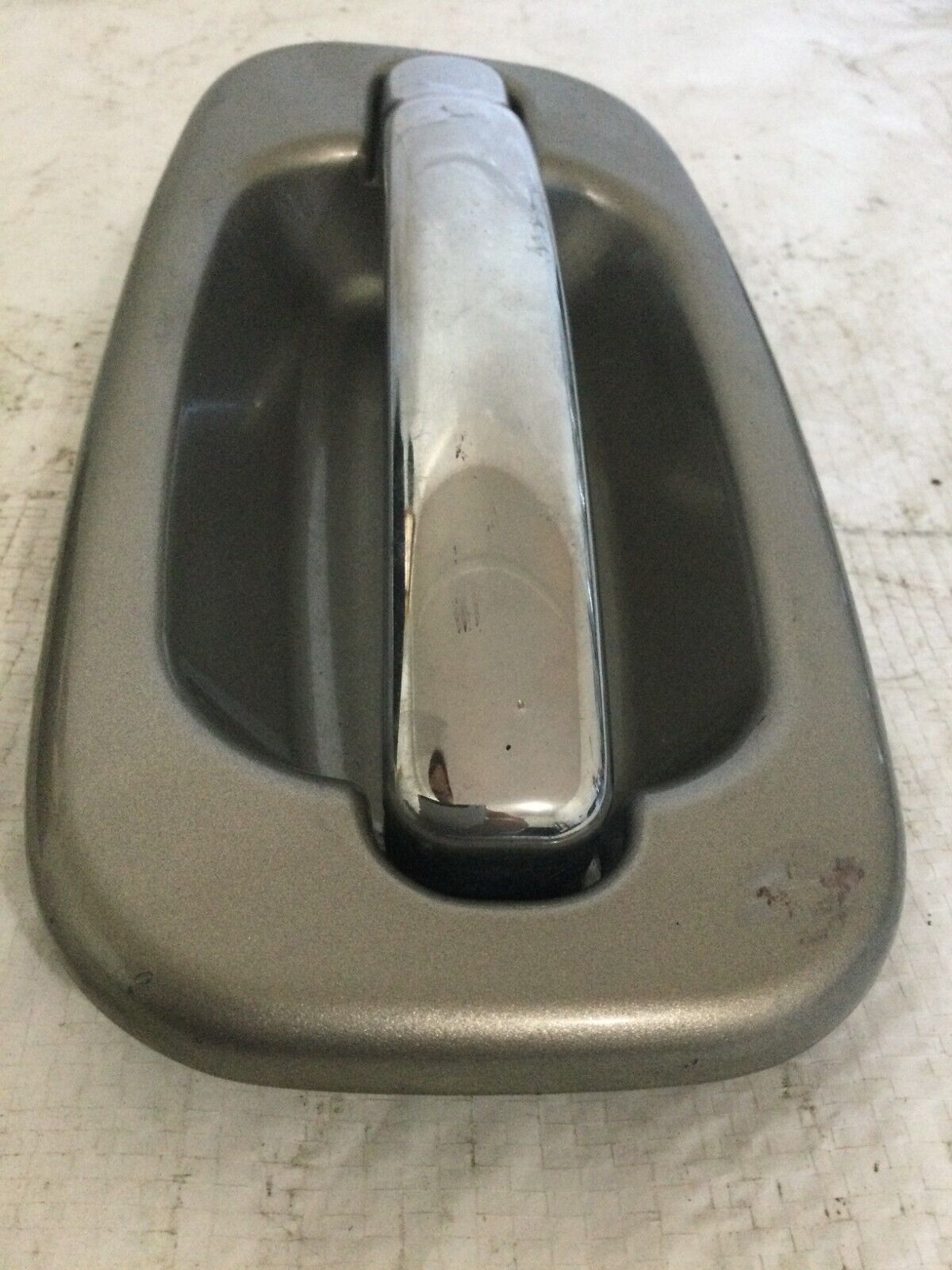 2002-2006 Cadillac Escalade EXT Exterior Door Handle Rear Right 15053144 OEM