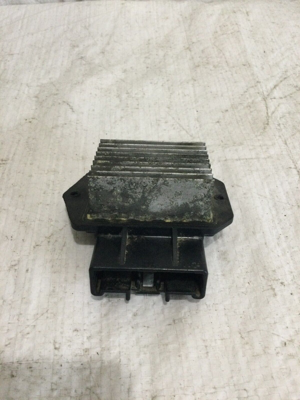 2018 Dodge Ram 1500 Power Blower Motor Resistor Module 499300-2121