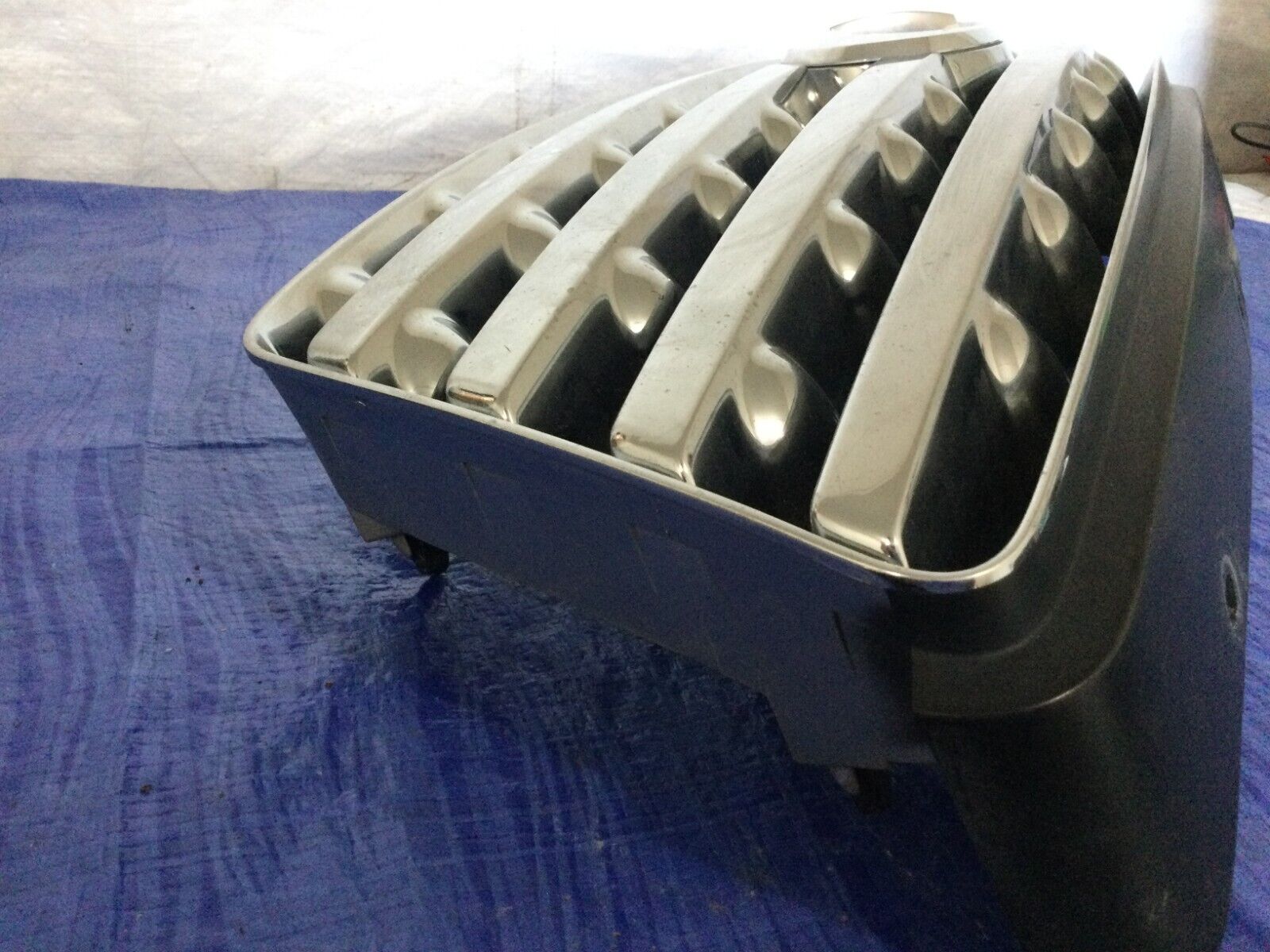 2003 2004 2005 Infiniti FX35 Front Upper Grill Grille W/ Emblem OEM