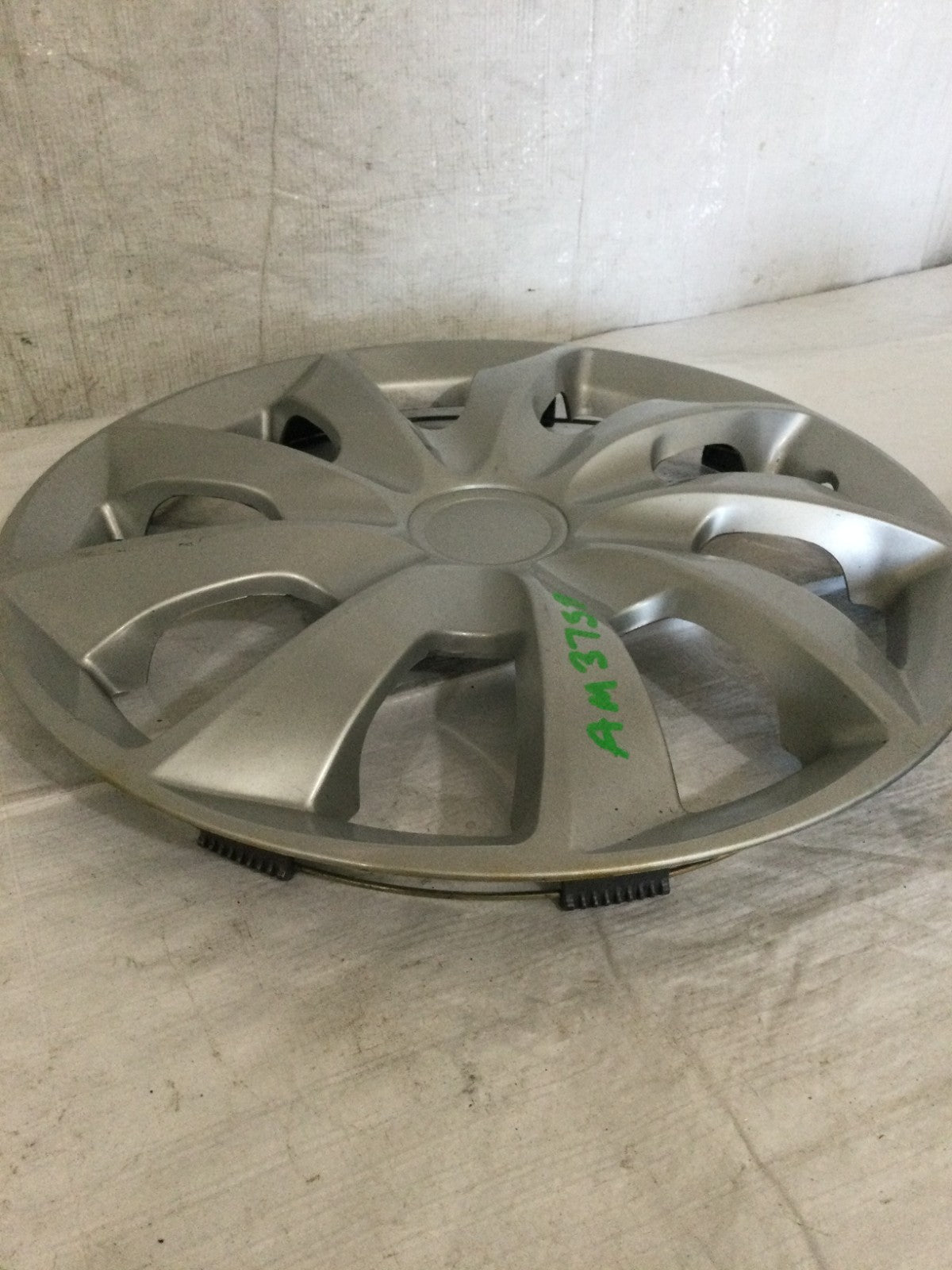 2004 Toyota Matrix Wheel Rim Cover 1 Piece OEM WJ-5084-15