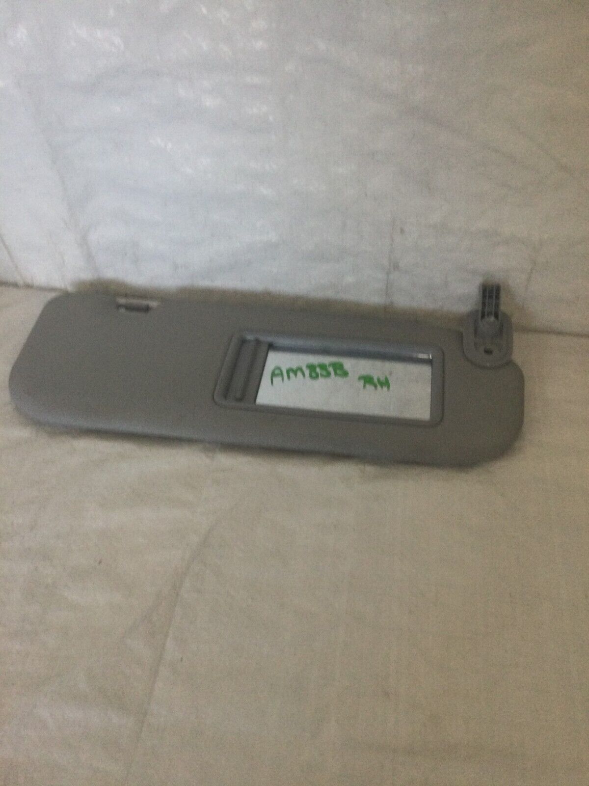 2016-2017 Hyundai Elantra Sun Visor Right Passenger Side OEM RH