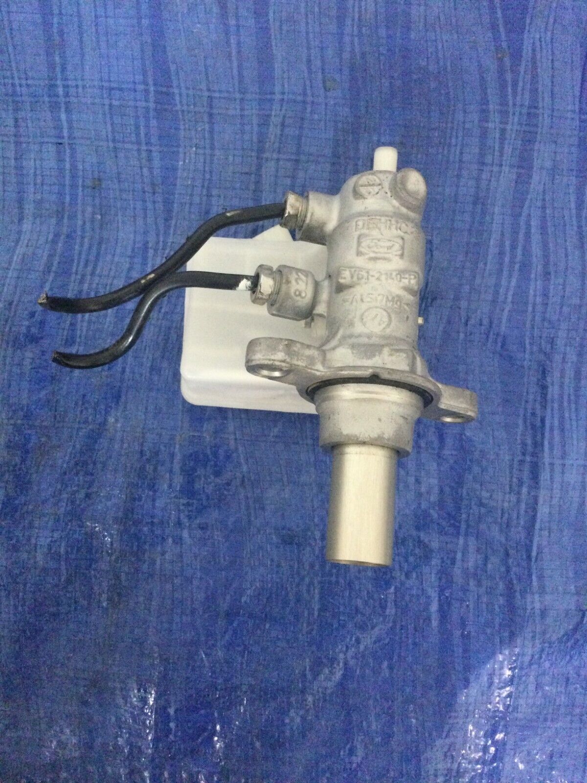2018 Ford Escape Master Brake Cylinder W/ Reservoir OEM EV61-2140-P 2.0L