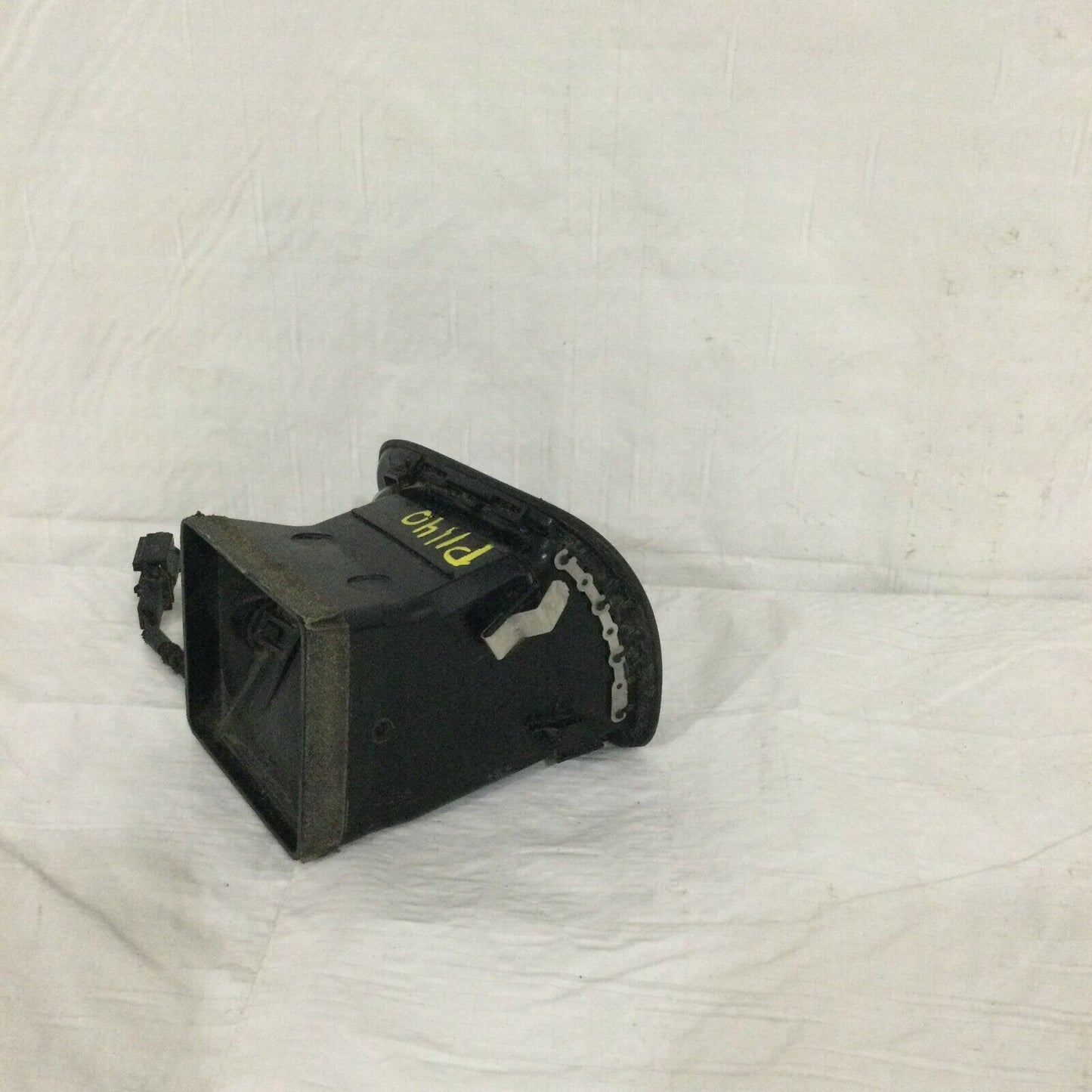 2003-2006 Porsche Cayenne Front Right  A/C Heater Air Vent OEM