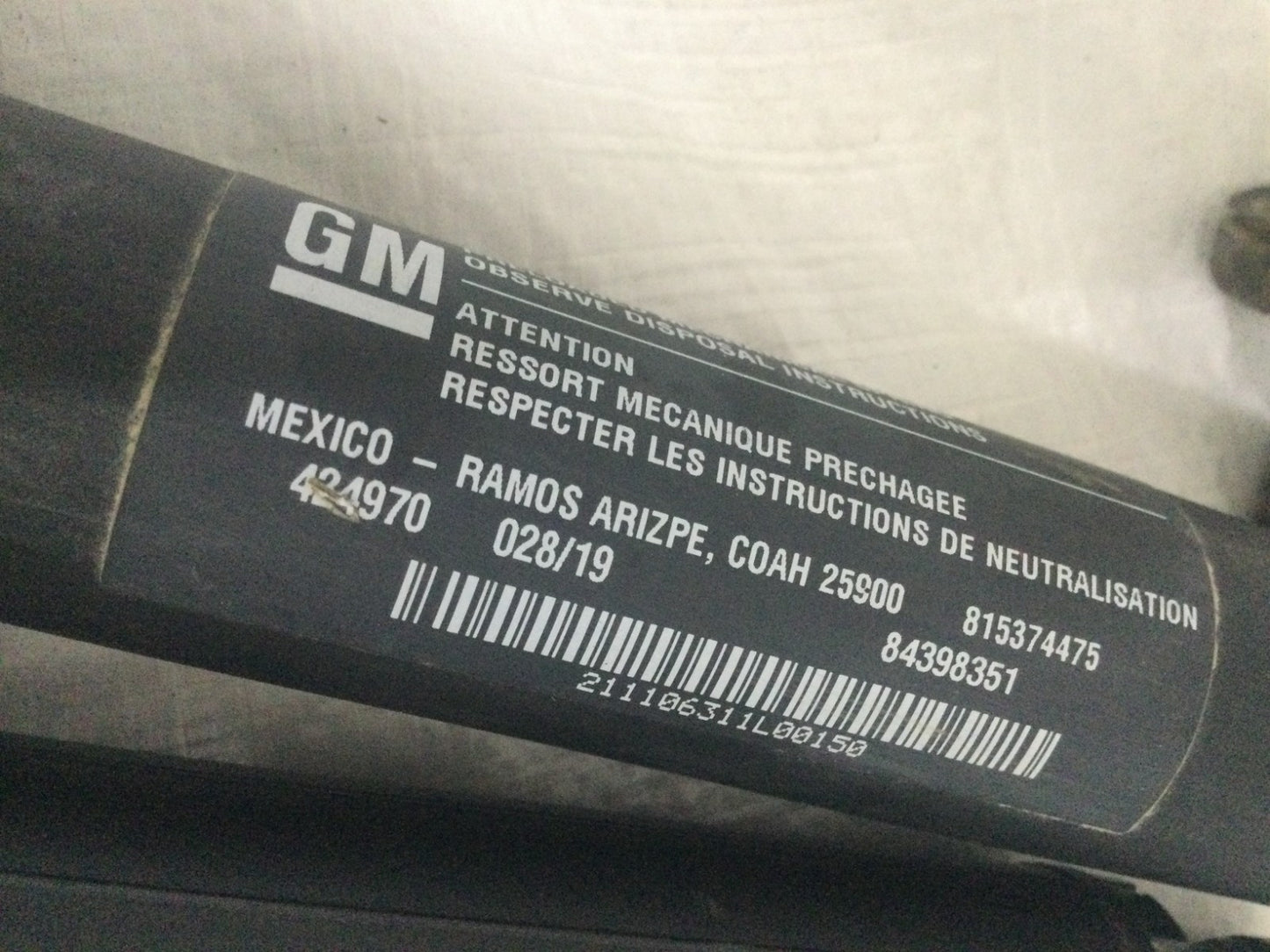 2019 Chevrolet Blazer Trunk Power Shocks Left and Right 84398351 OEM