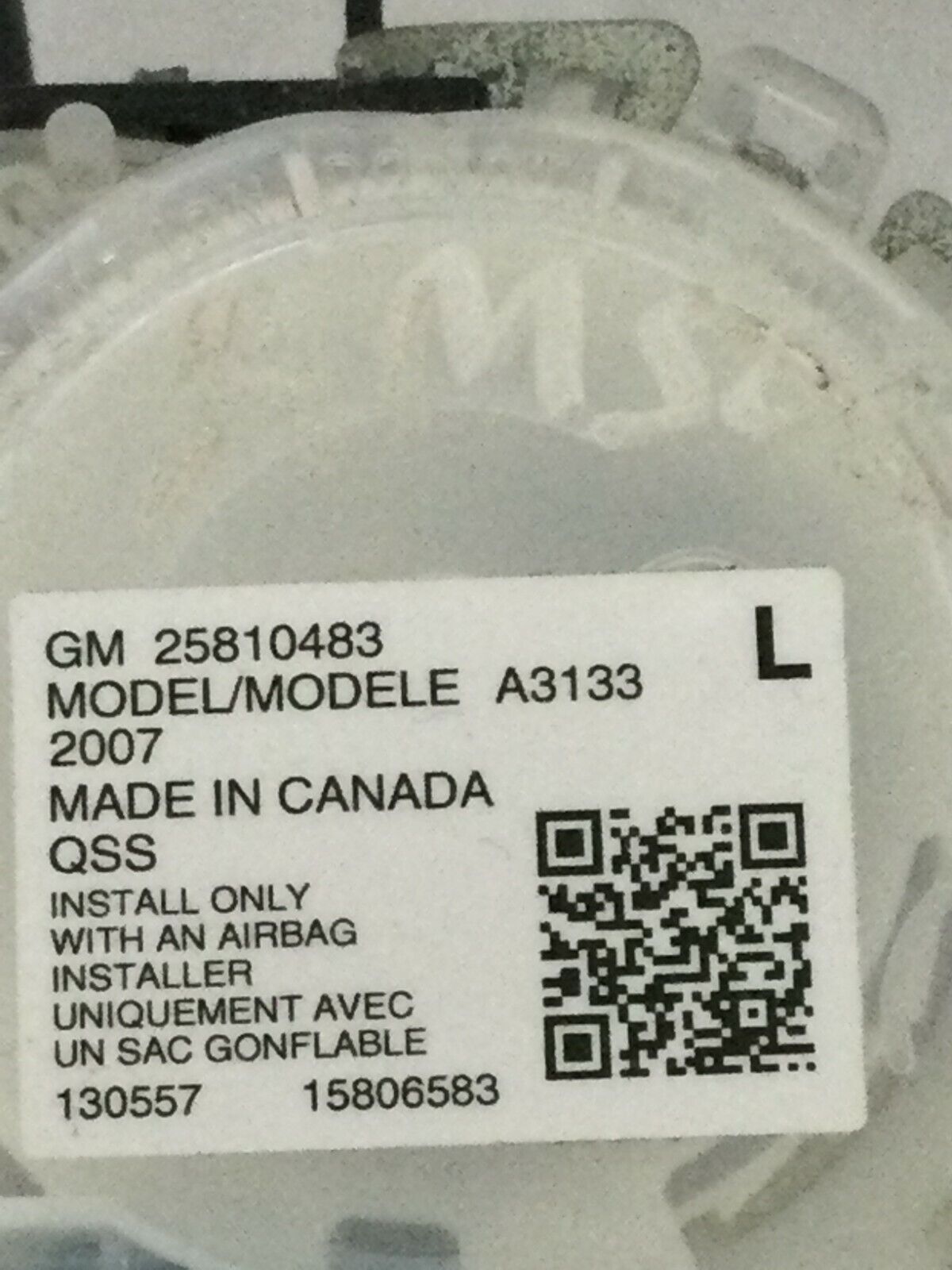 2007 GMC Acadia Front Left Driver Seat Belt OEM 15806583
