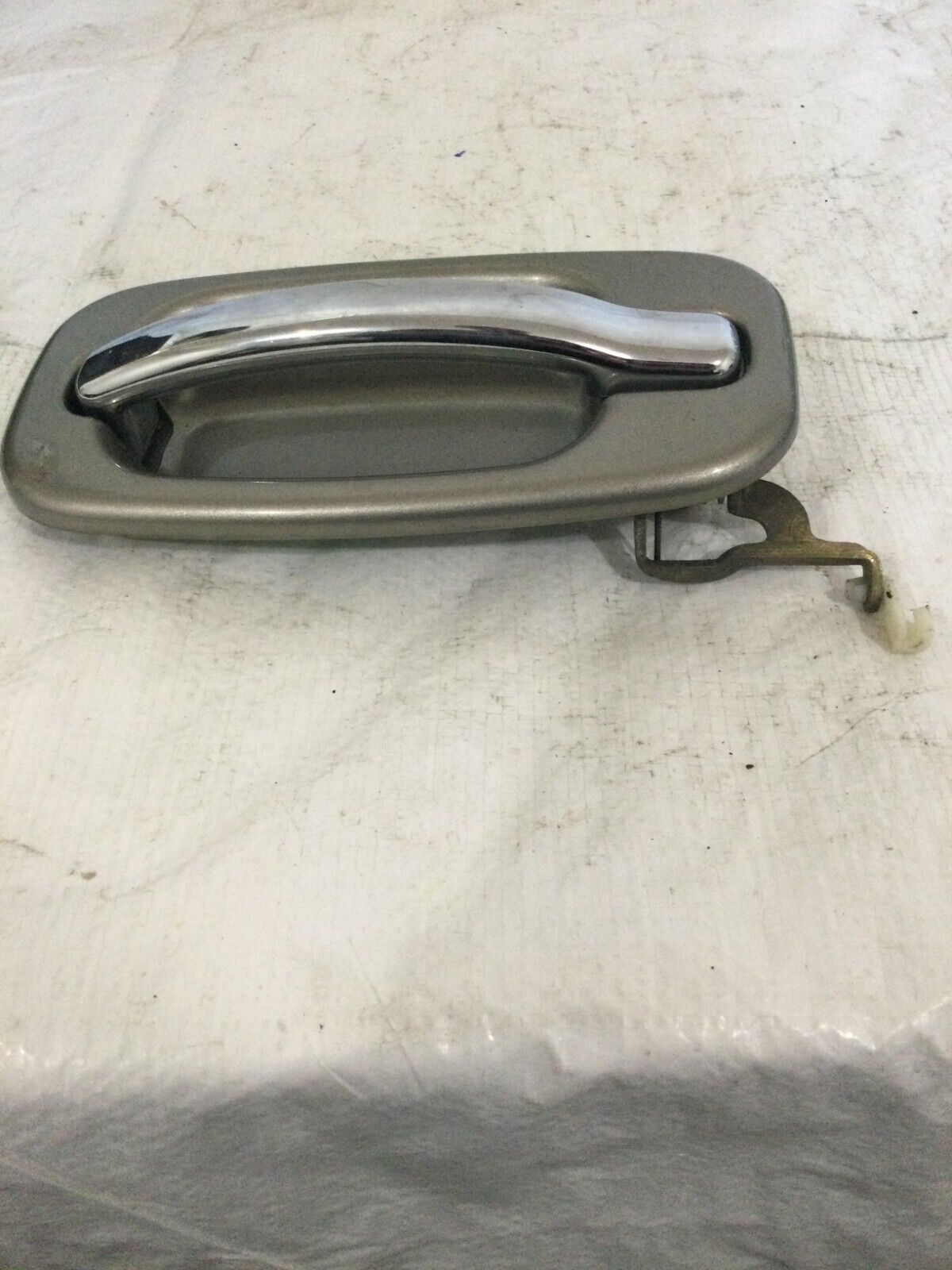 2002-2006 Cadillac Escalade EXT Exterior Door Handle Rear Right 15053144 OEM