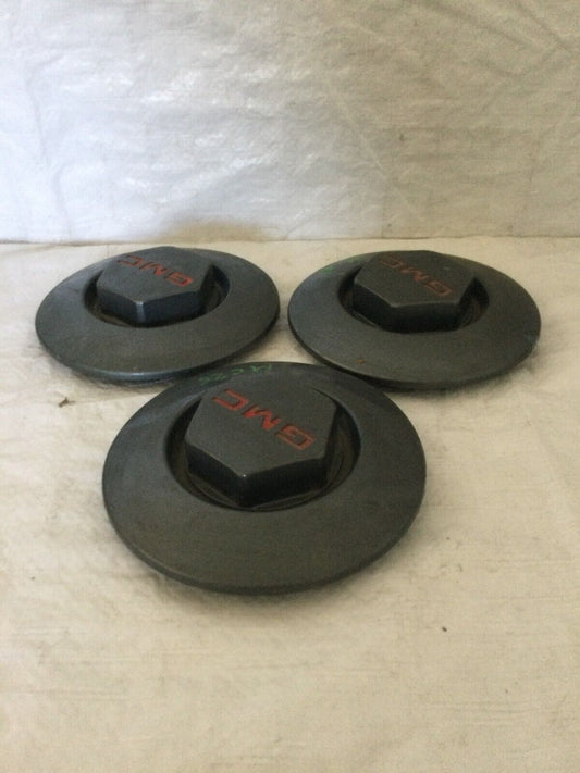 GMC 15998644 wheel center caps Jimmy Sonoma S15 OEM