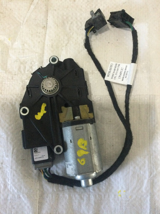 2011 Mercedes Benz GL350 Panoramic Sunroof Sun Roof Motor 1648201442 OEM