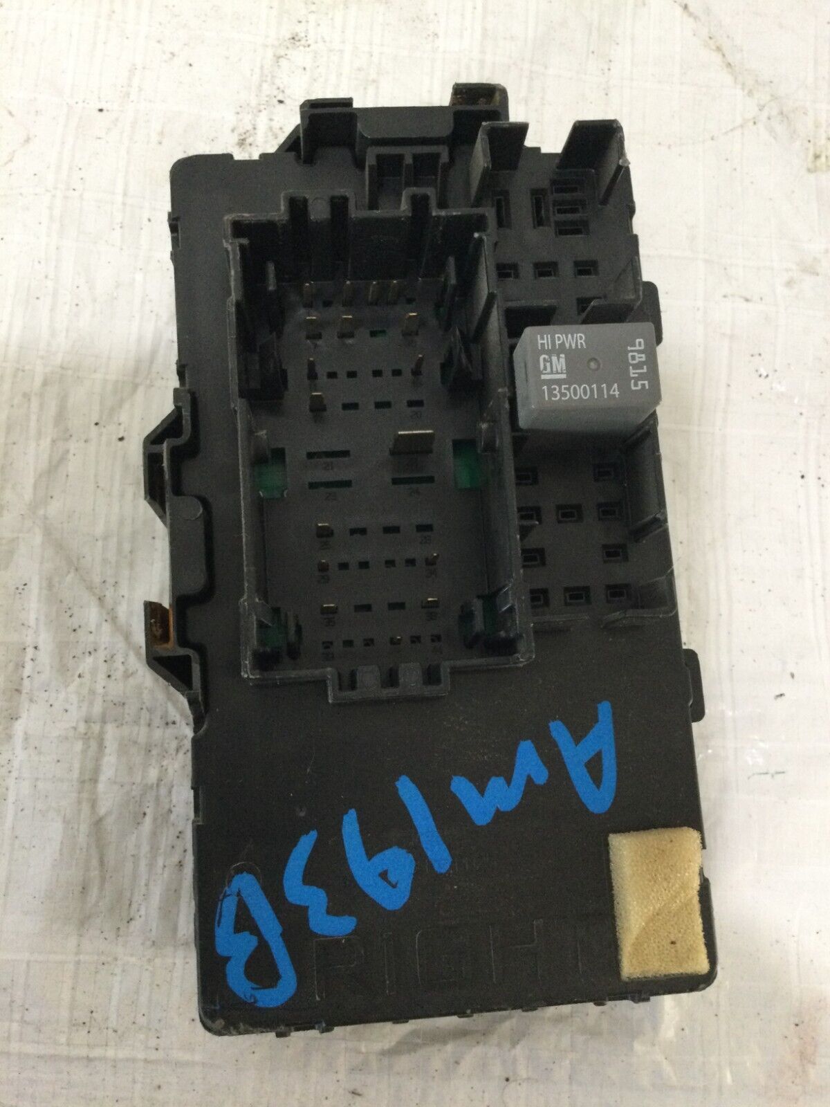 2018 Chevrolet Silverado 1500 Right  Cabin Fuse Box  23443946_02 OEM