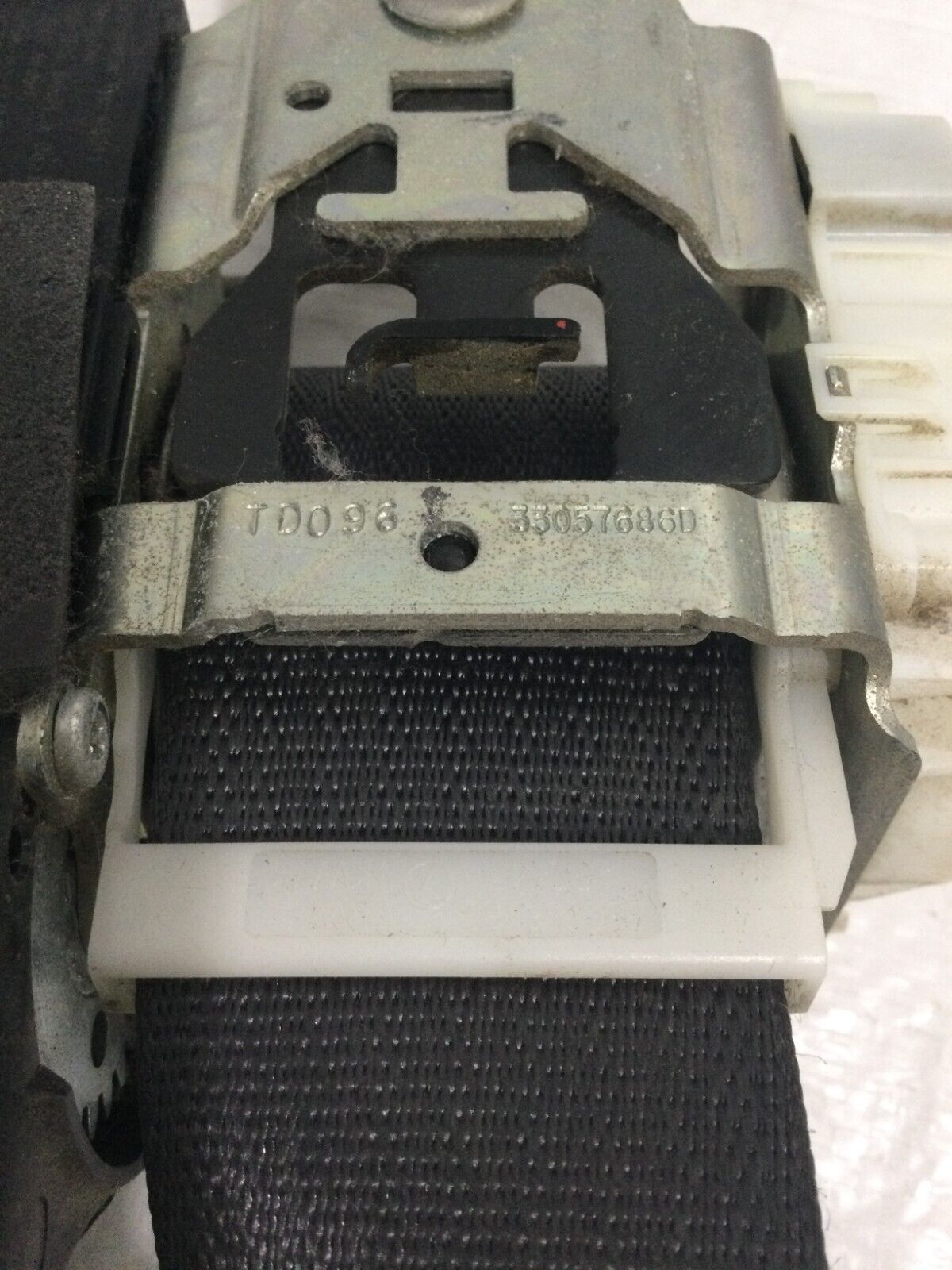 2007-2009 Cadillac Escalade ESV Front Left Seat Belt OEM