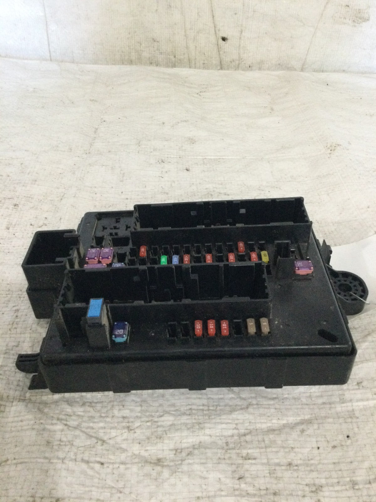 2019-2021 Chevrolet Blazer Fuse Relay Junction Box Module OEM 84412832