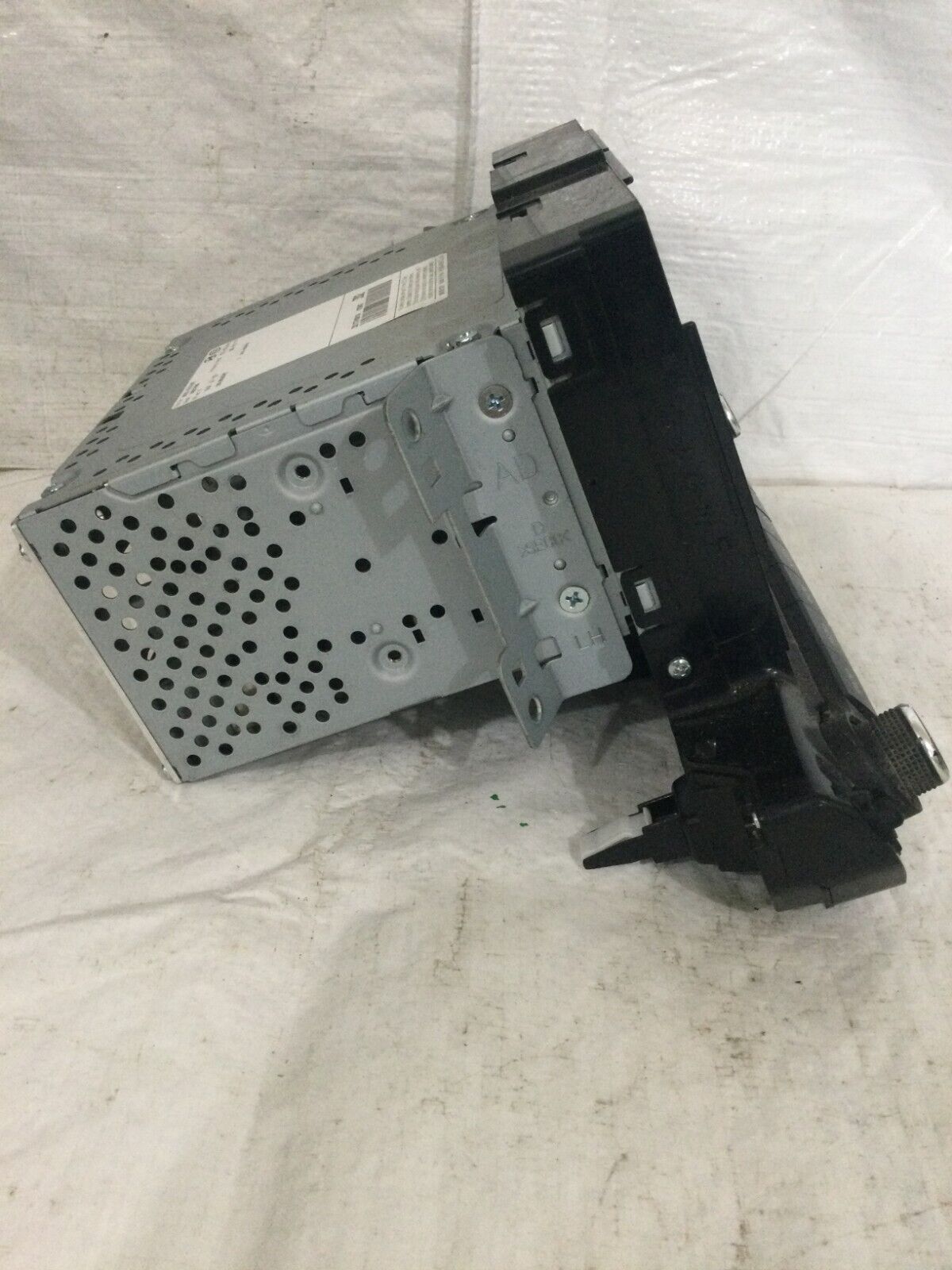 2017-2018 Hyundai Elantra AM FM CD Player Radio Receiver OEM 96160-F2121UAT