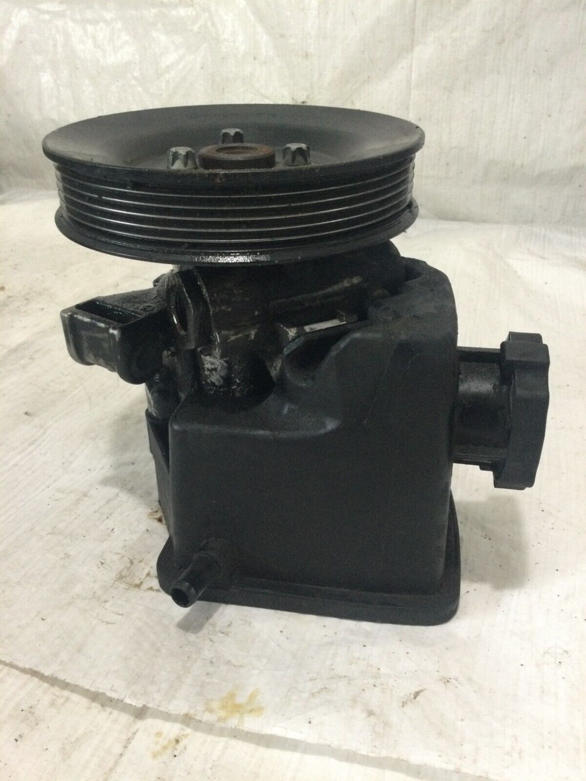 2006 Dodge  Sprinter  2500 Power  Steering Pump  2.7L OEM