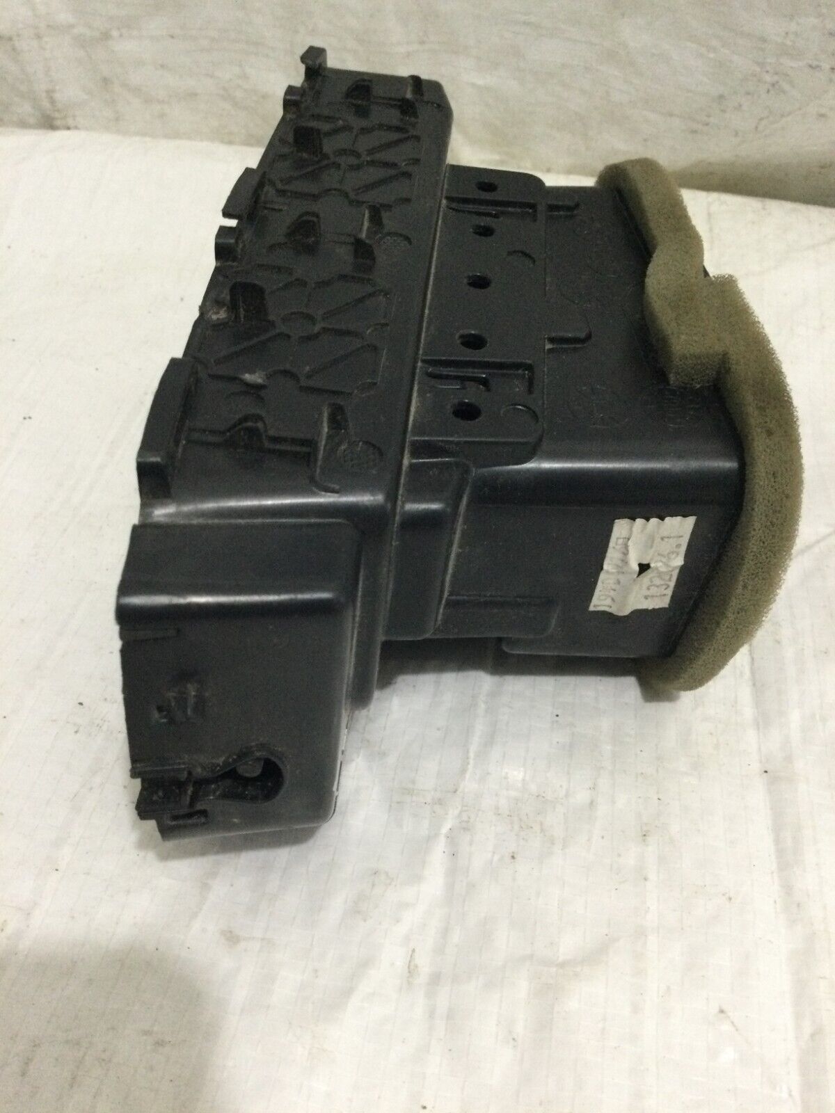 2019-2022 GMC Sierra 1500 Front Right Dashboard Outer Air Vent 23356904 OEM