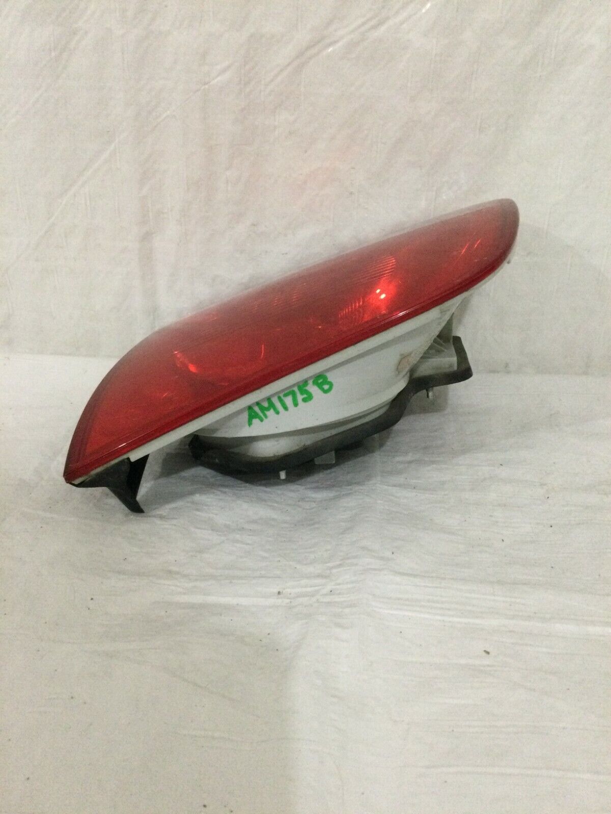 2004-2007 Volkswagen Touareg Right Rear Inner Tail Light Lamp 7L6945094H OEM